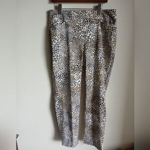 Chico's Womens 1.5R Size 10R Brown Brigitte Leopard Print Tummy Control Pants